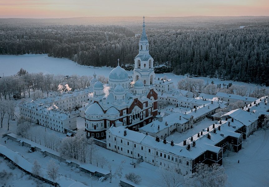 Нам, родившимся в грозное время